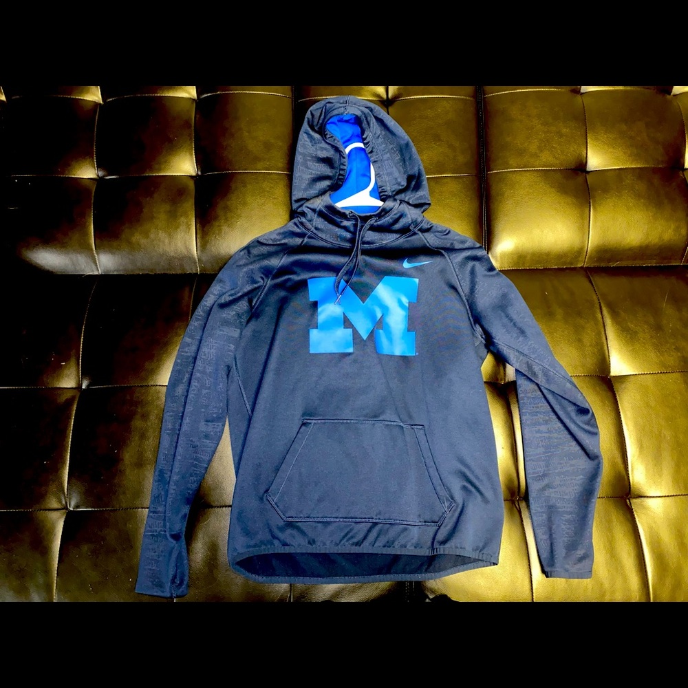 Women’s Nike michigan medium hoodie